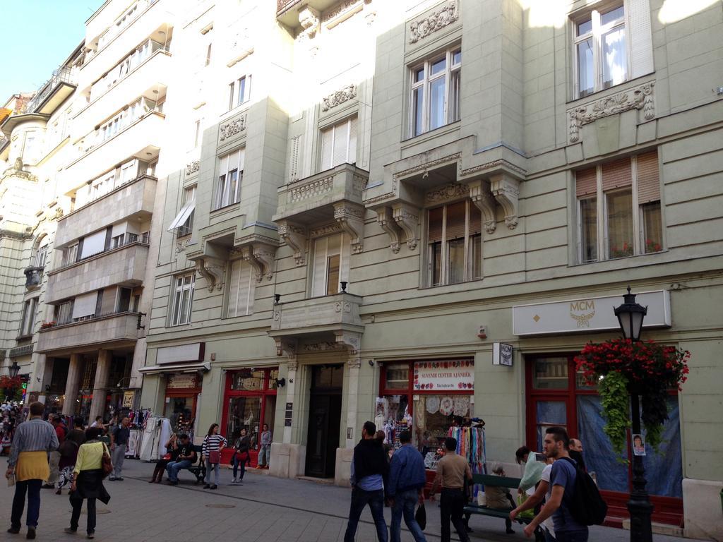 Family Buddha Apartment Budapest Eksteriør billede