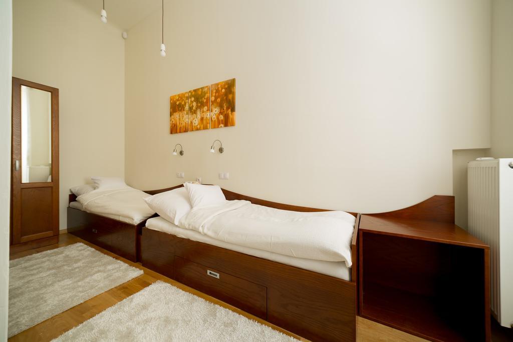 Family Buddha Apartment Budapest Eksteriør billede