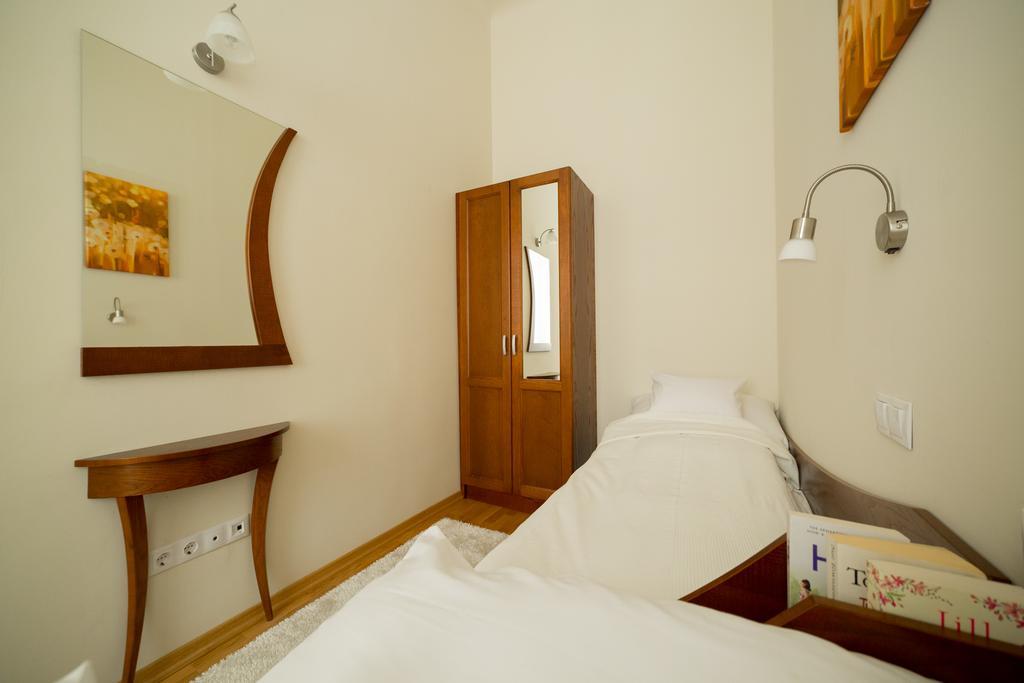 Family Buddha Apartment Budapest Eksteriør billede