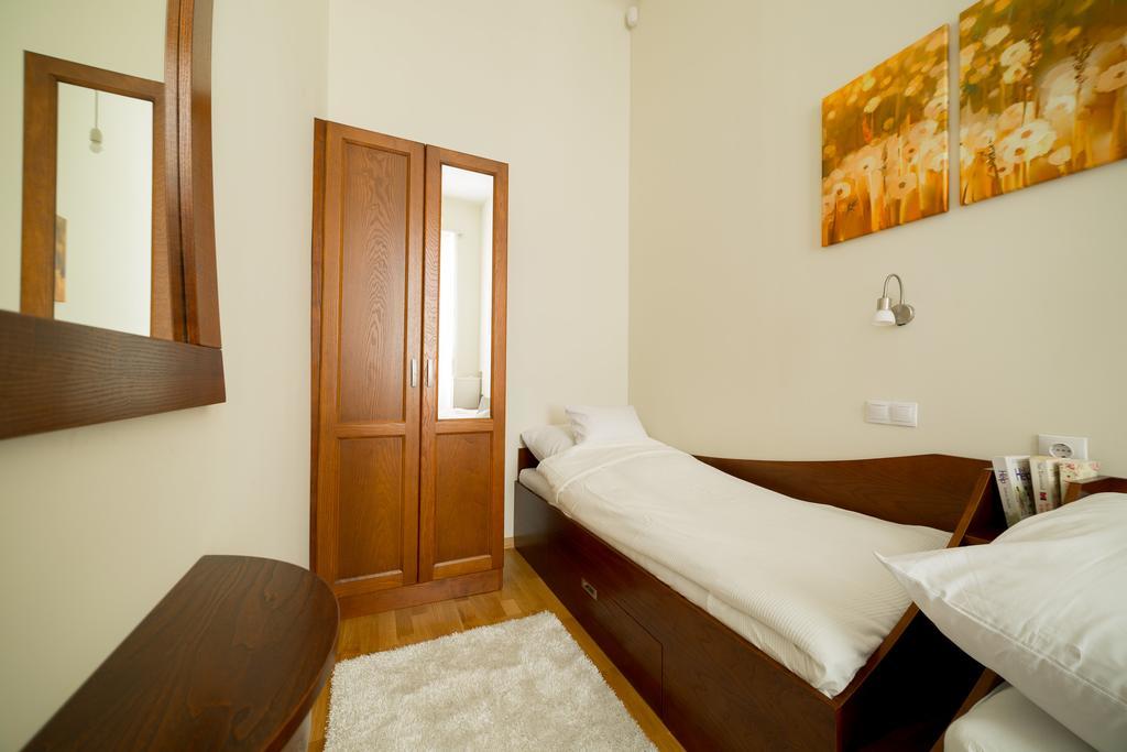 Family Buddha Apartment Budapest Eksteriør billede
