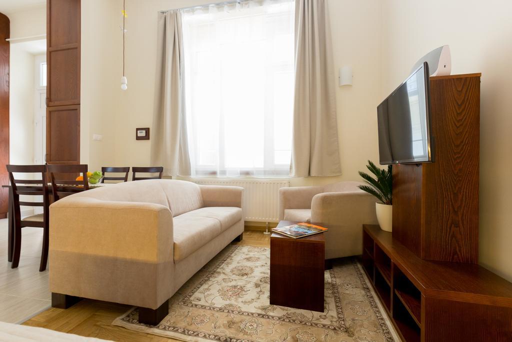 Family Buddha Apartment Budapest Eksteriør billede